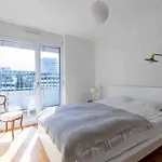 Modern 3Bd Apart With Terrace